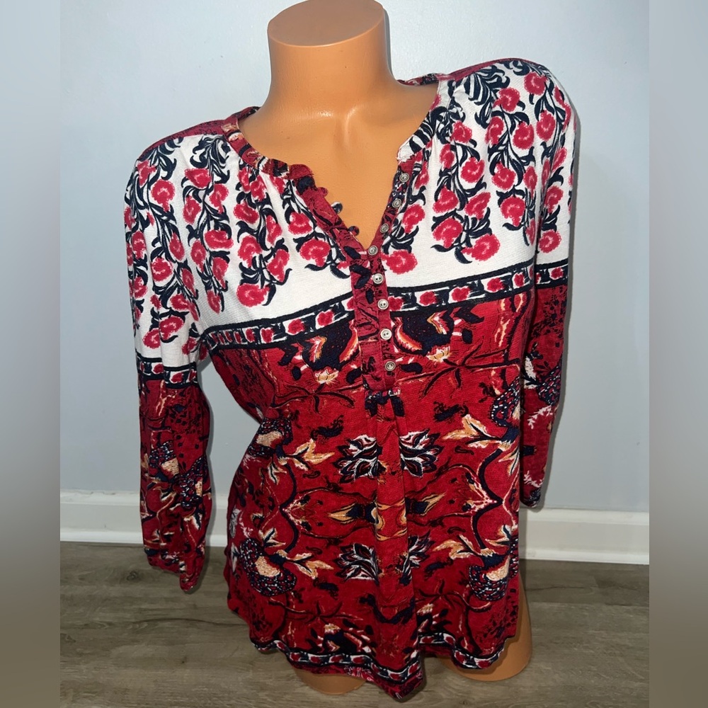 Lucky Brand Women's Red Paisley Print Tee Shirt Top  Flowy Boho Medium
